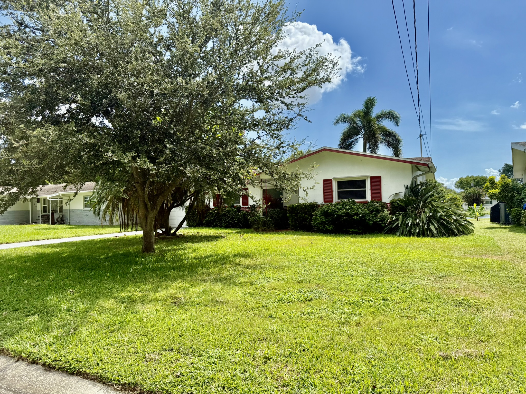 1229 Lazy Lake Road West