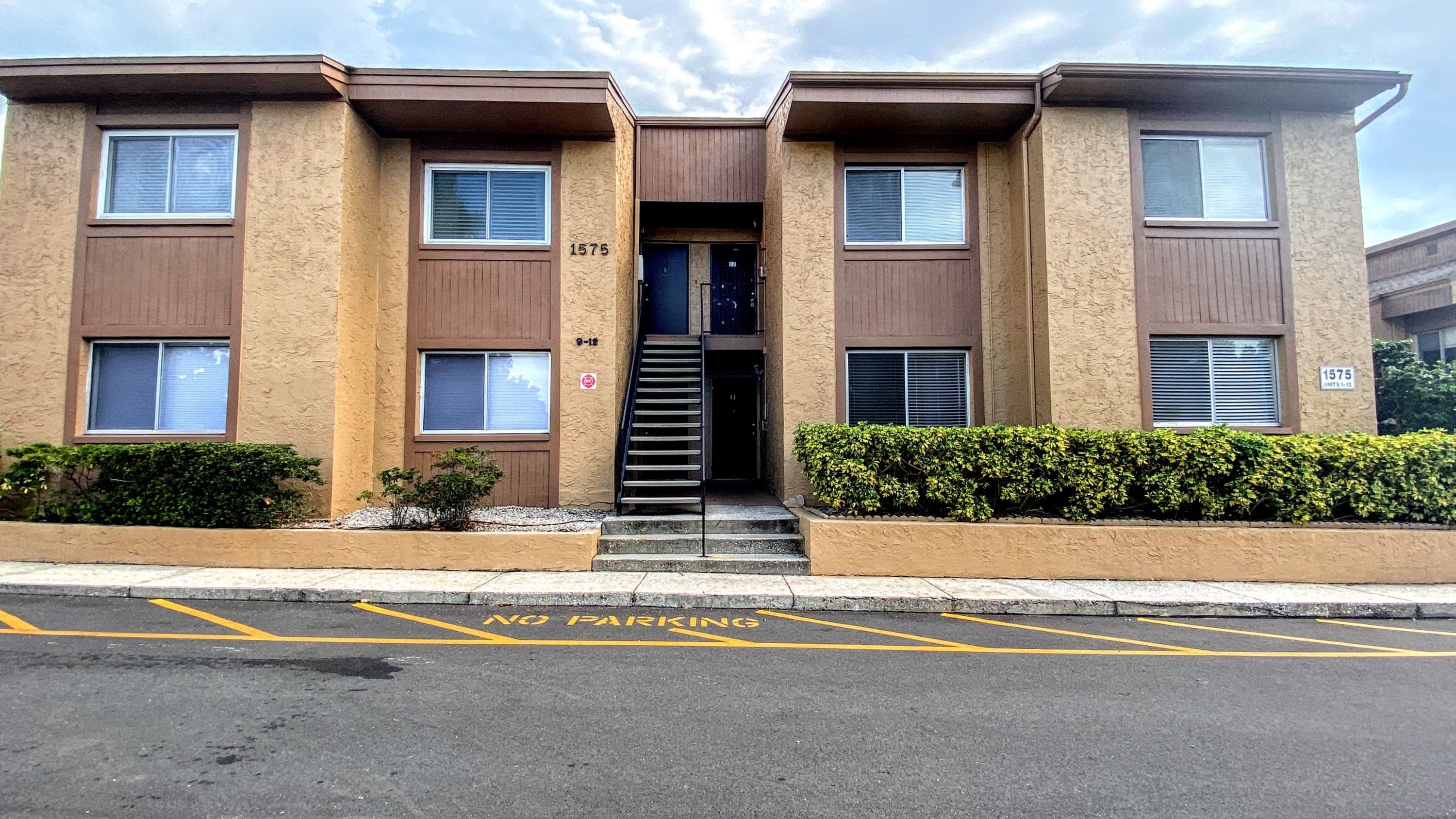 1575 Greenlea Drive #9